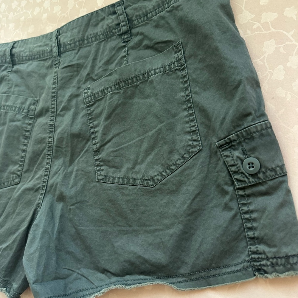 🆕Witty Fox Mid Rise Utility Shorts - Picture 10 of 12